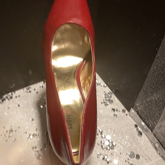 Kelly & Katie patent leather red high heels - Picture 13 of 16
